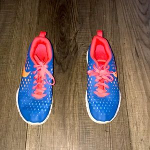 Used nike womens shoes